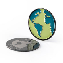 Load image into Gallery viewer, blue and green golf ball marker